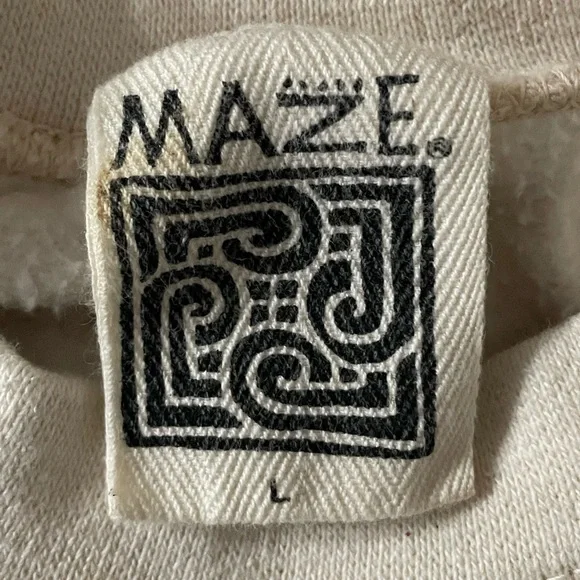 🧛🏻‍♀️Vintage Halloween Maze Sweatshirt, size L - Picture 4 of 5
